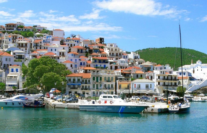 Sailing-in-Sporades-2