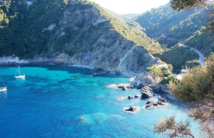 Sailing-in-Sporades-3